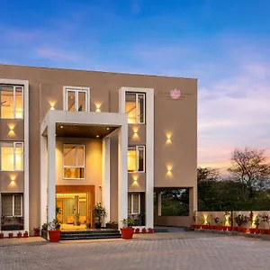 Seasons Sajjangarh Hotel Udaipur