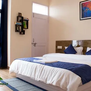 Pine Retreat Hotel